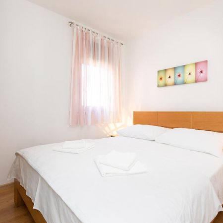 Apartment Julijana Krk Town Luaran gambar
